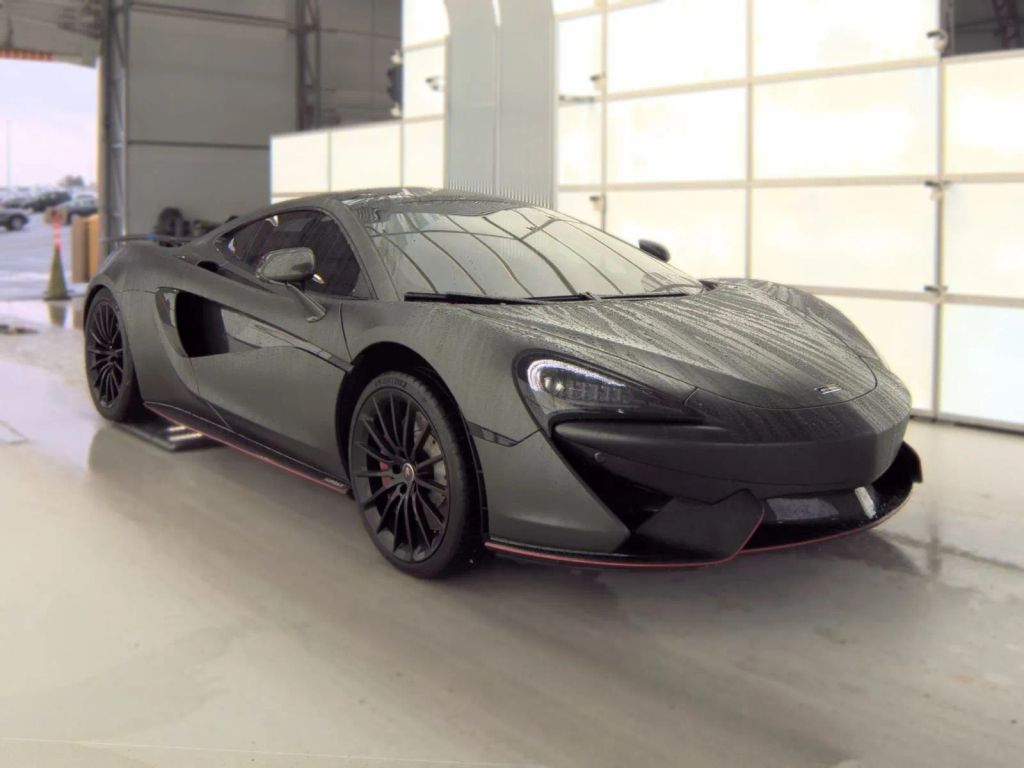 2017 McLaren 570GT